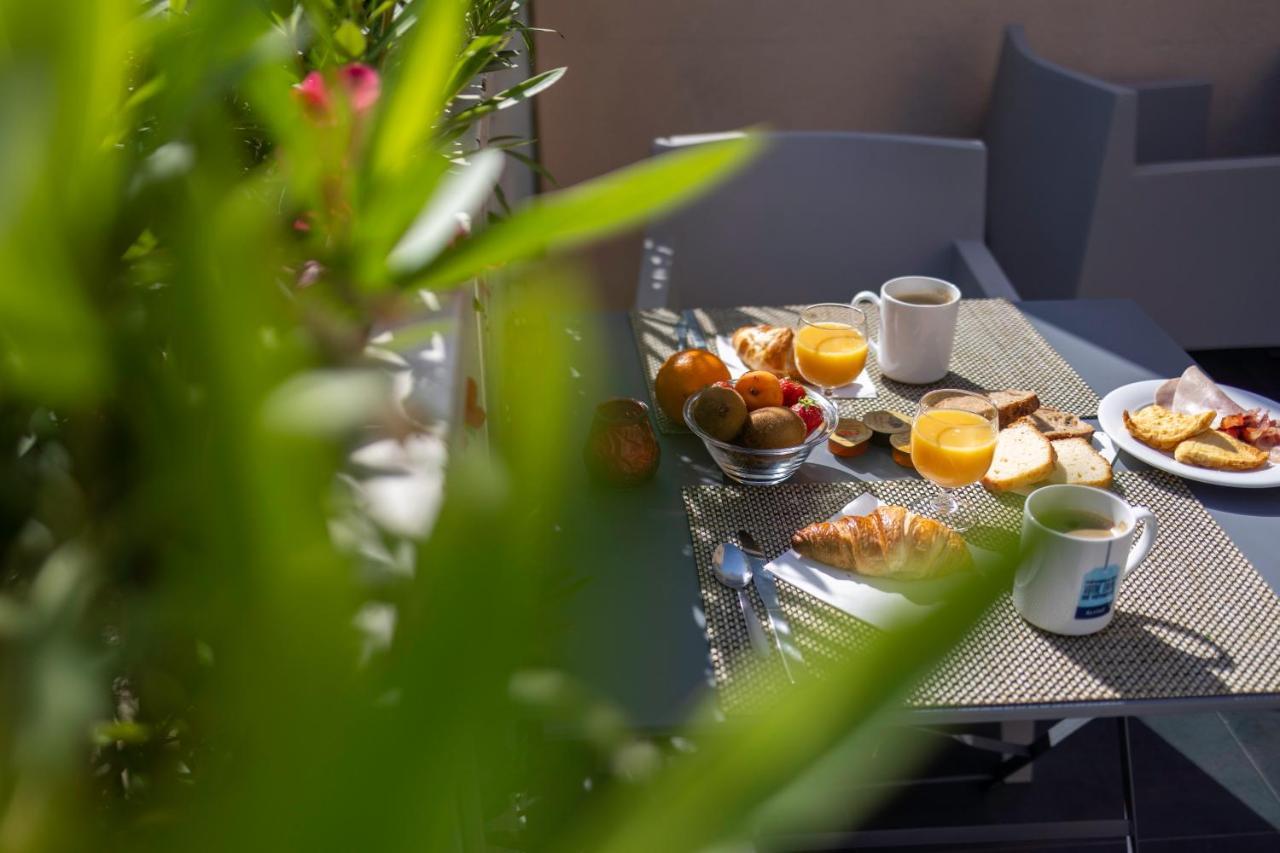 Hotel Restaurant Kyriad Fréjus Exteriér fotografie