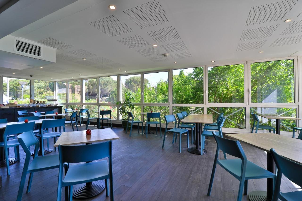 Hotel Restaurant Kyriad Fréjus Exteriér fotografie