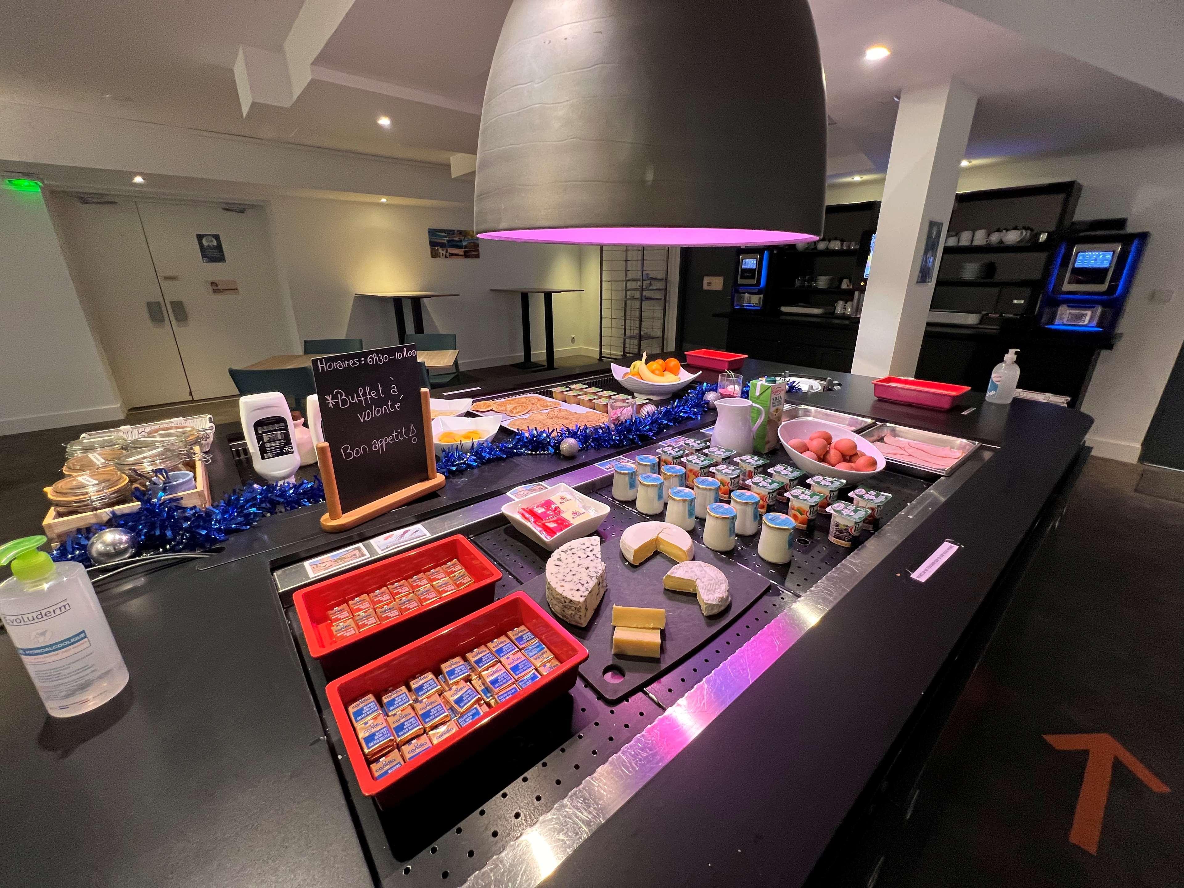 Hotel Restaurant Kyriad Fréjus Exteriér fotografie