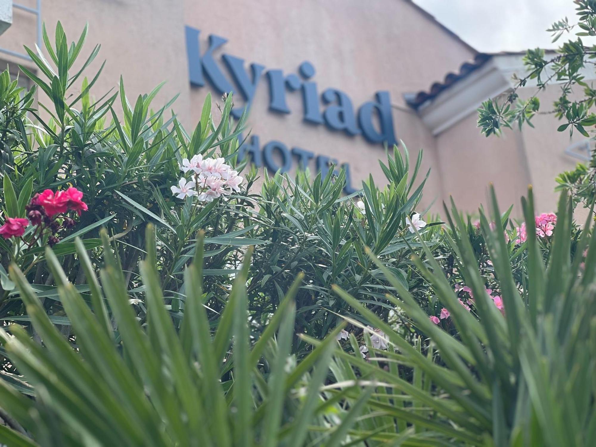 Hotel Restaurant Kyriad Fréjus Exteriér fotografie