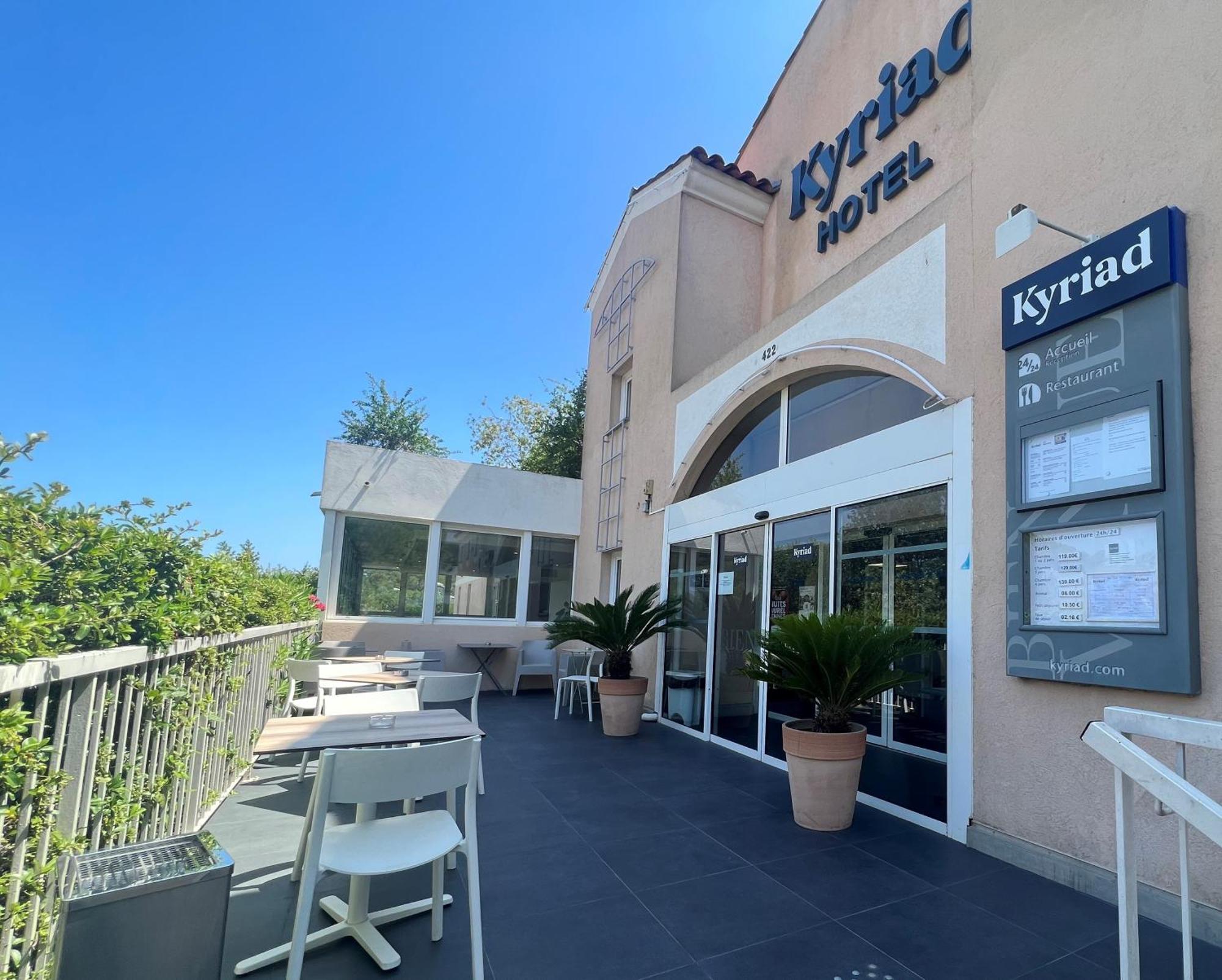 Hotel Restaurant Kyriad Fréjus Exteriér fotografie