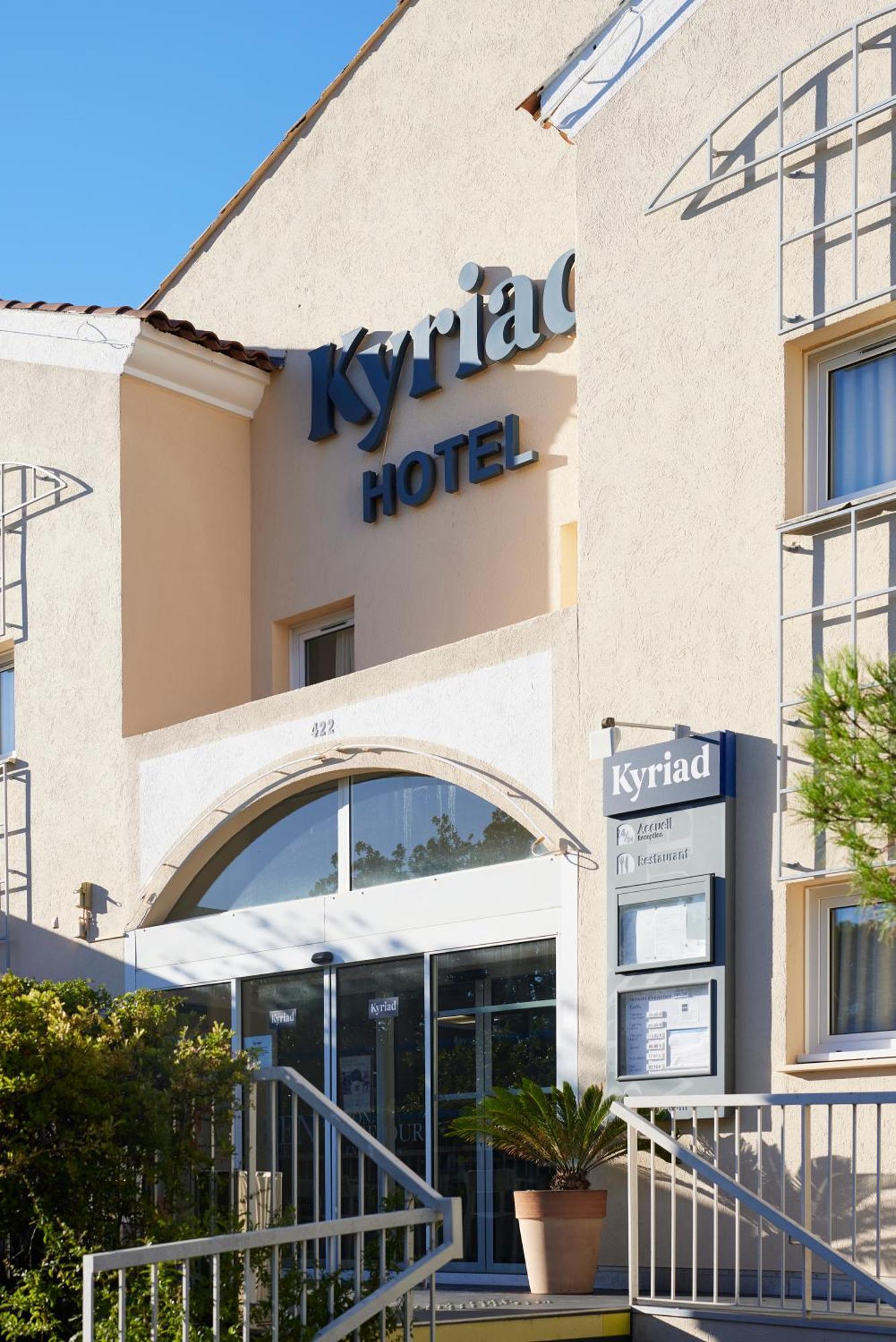 Hotel Restaurant Kyriad Fréjus Exteriér fotografie